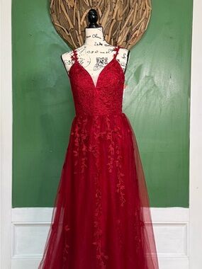 Red Embroidered V-Neck Tulle Prom Gown